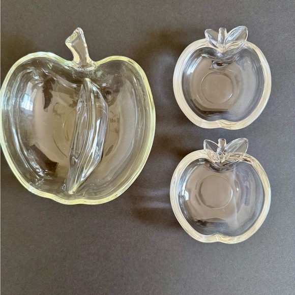 Hazel Atlas Orchard Apple Plates Set of 3 Clear Glass Dishes Vintage Fruit Plate - Picture 1 of 5